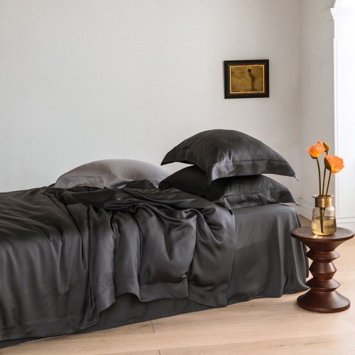 Комплект постельного белья из  черного тенселя "Ночь"